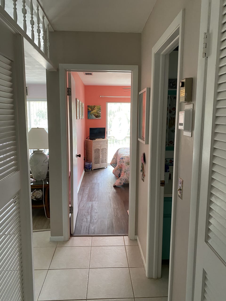 Halll view to guest bedroom.