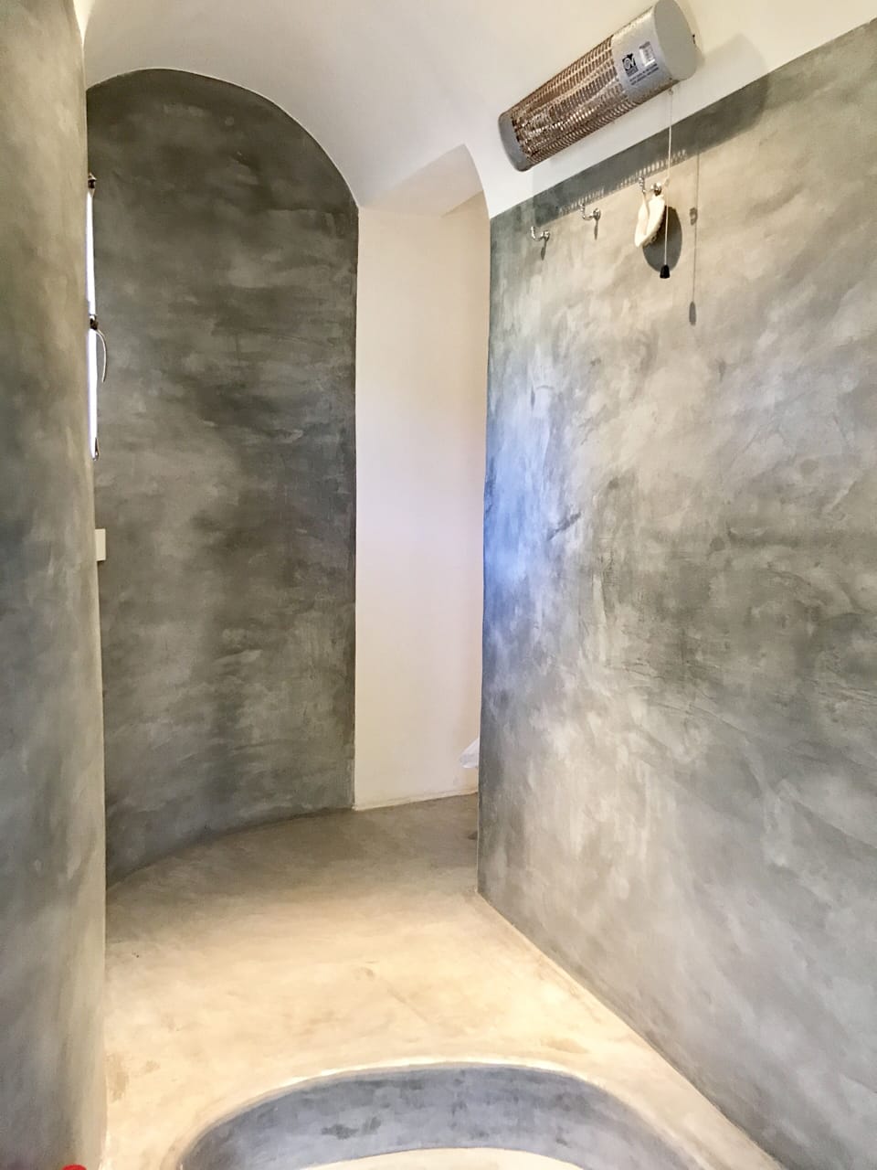 SHOWER ROOM BEDROOM 1