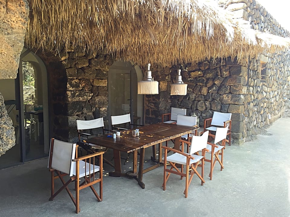 OUTDOOR PATIO NEXT TO THE KITCHEN 