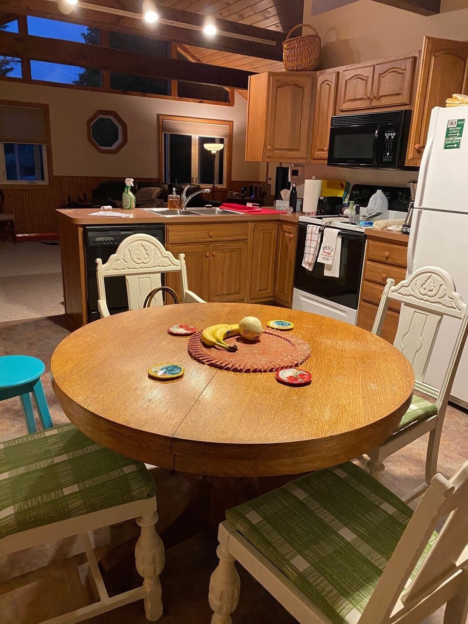 Eat in kitchen.  Additional leafs and chairs will accommodate up to 8.
