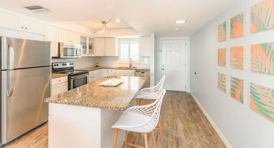 Fully equipped kitchen ith everything you need!