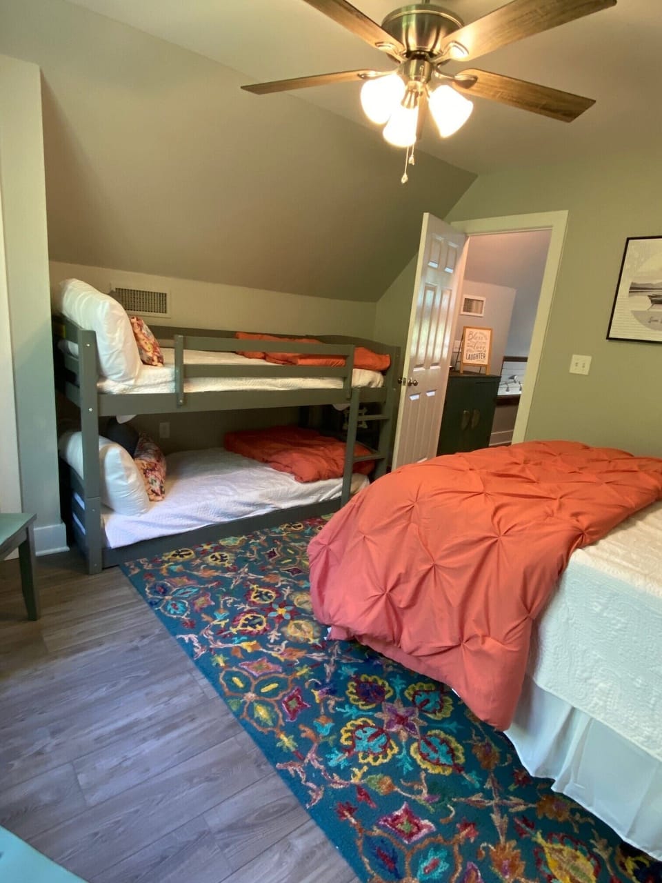 Loft bedroom - queen bed and twin bunks