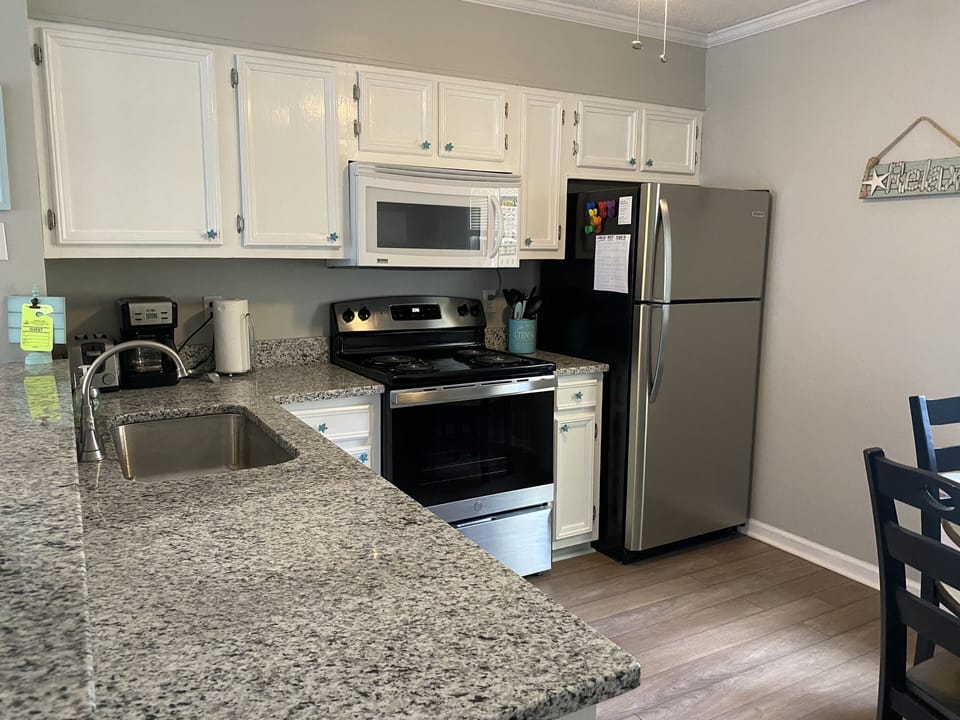 Enjoy cooking in the freshly renovated kitchen 
