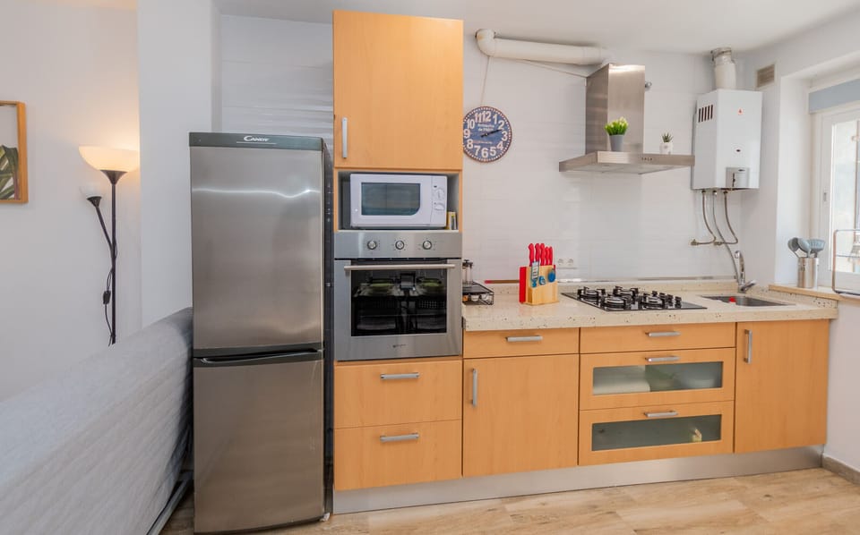 Enjoy the kitchen of this apartment in Rincón de la Victoria