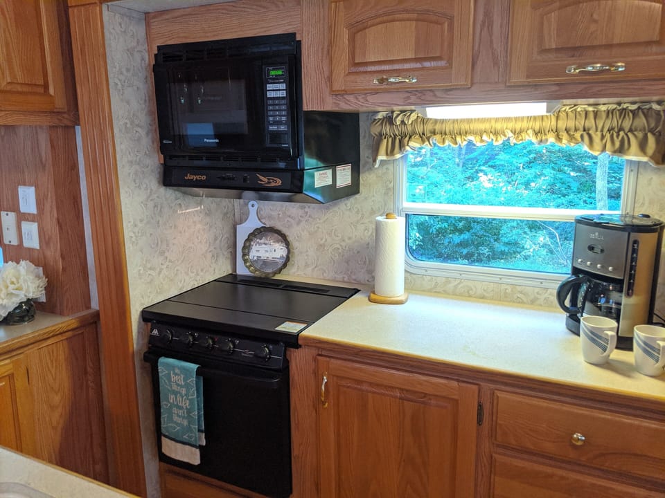 Spacious kitchen fully loaded
