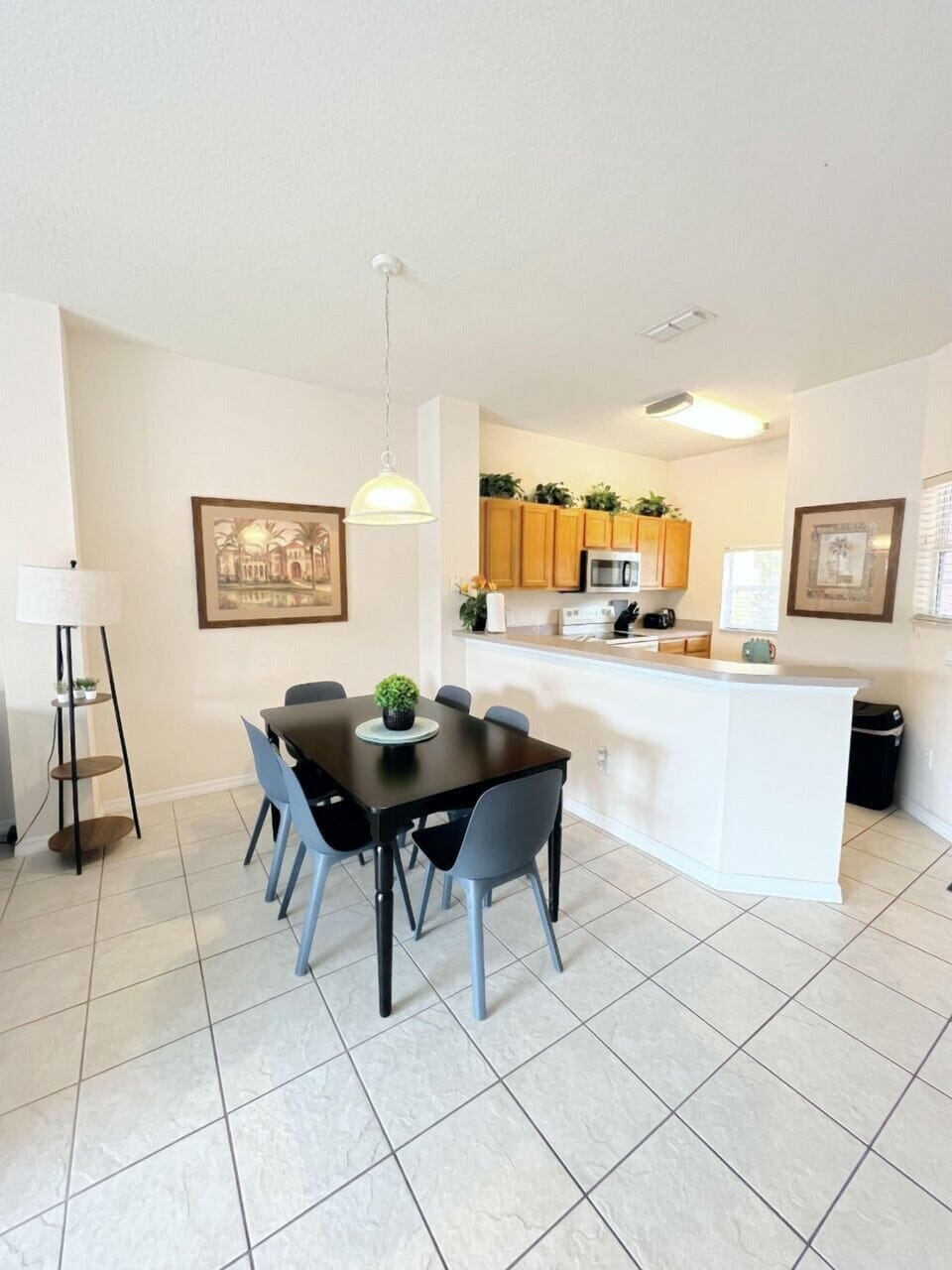 DINING AREA (1)