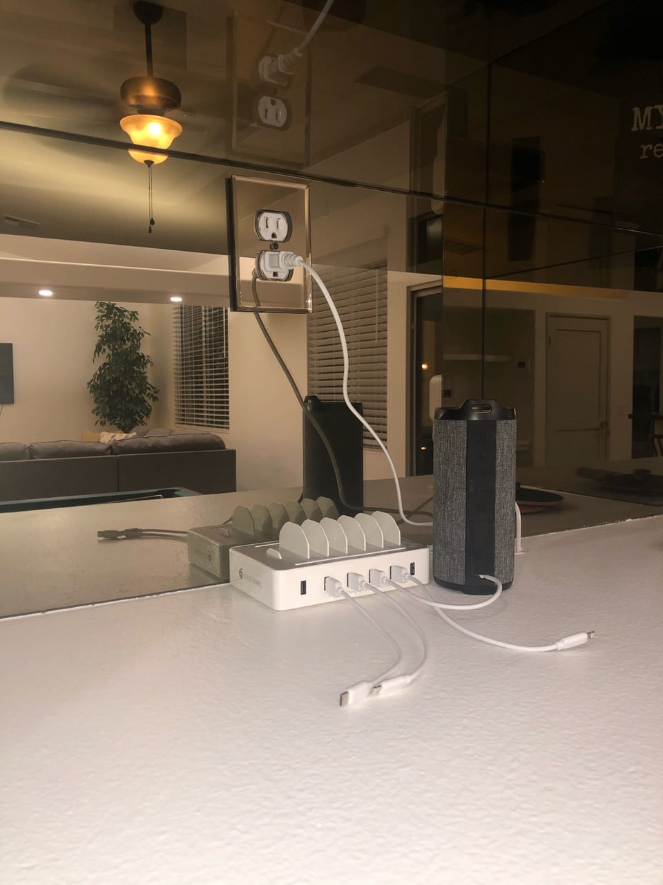 Charging Station and Mini Speaker 