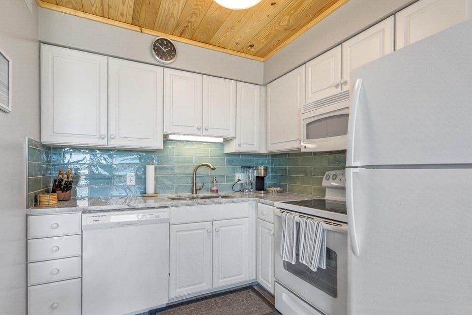 Efficient kitchen. All dinnerware & cooking essentials.