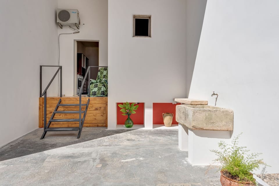 Entrance / Reception
