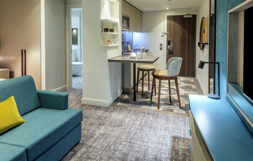 Studio Suite with fully equipped Kitchen