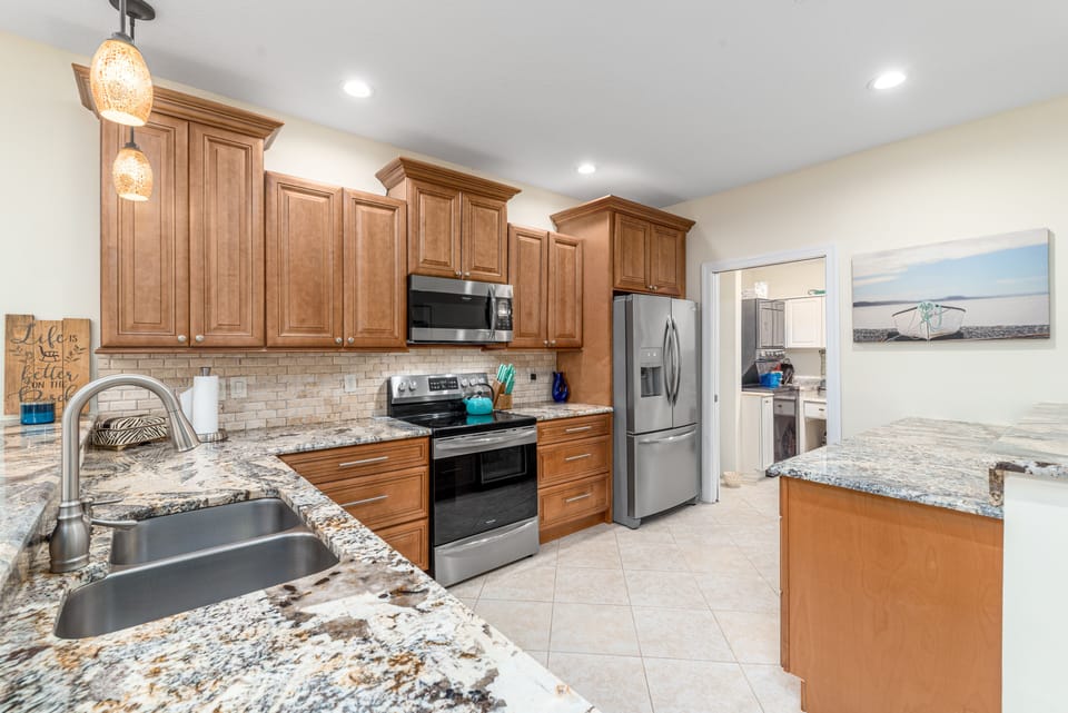 Gorgeous granite upscale kitchen
