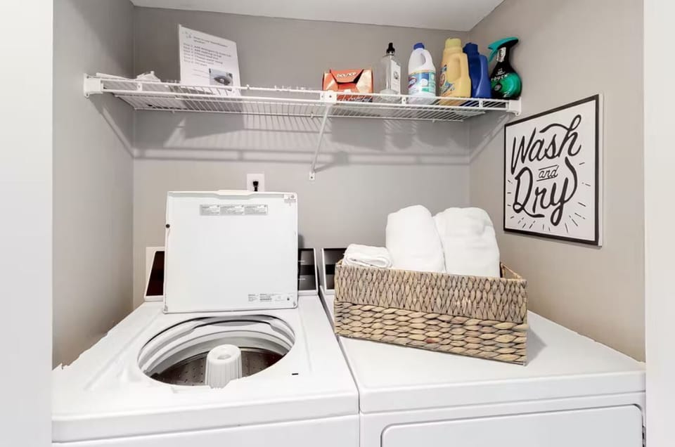 Laundry - Washer & Dryer