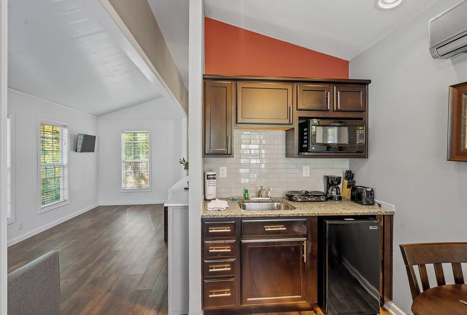 Marcy cottage kitchenette 