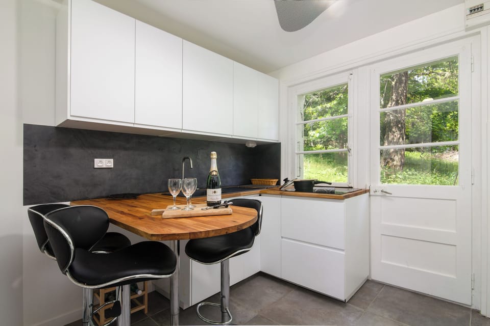 Bright and modern kitchen