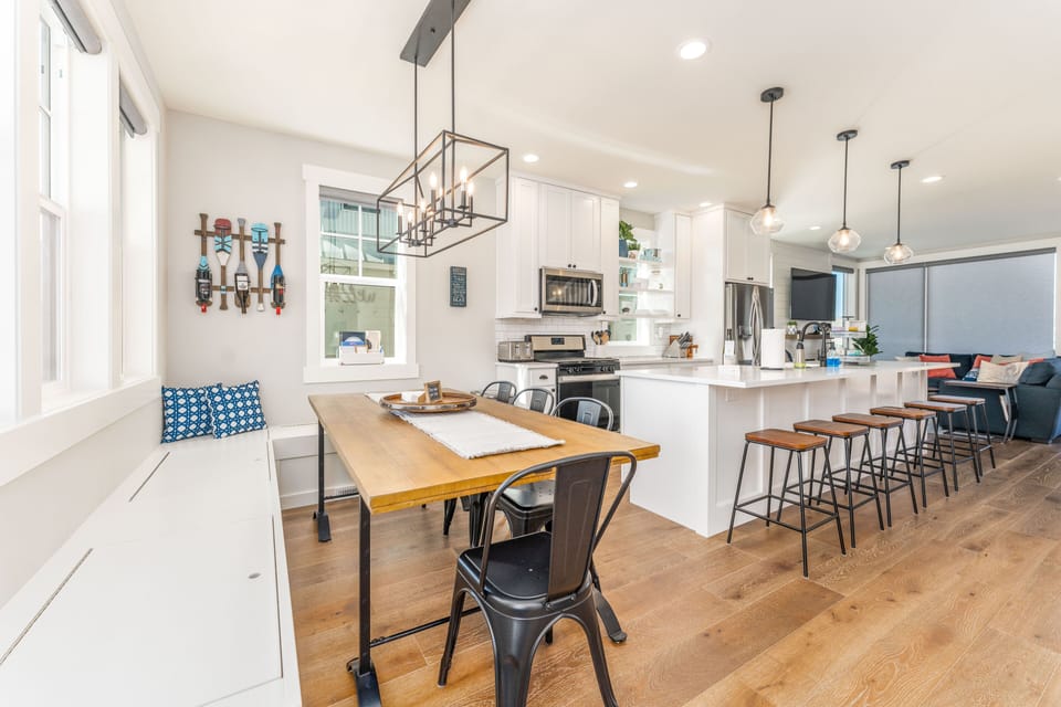 Spacious Dining Room