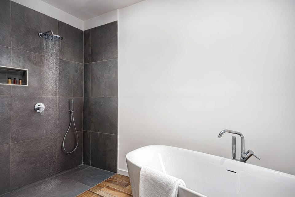 luxury-blues-apartment-sorrento-apartment-bathroom