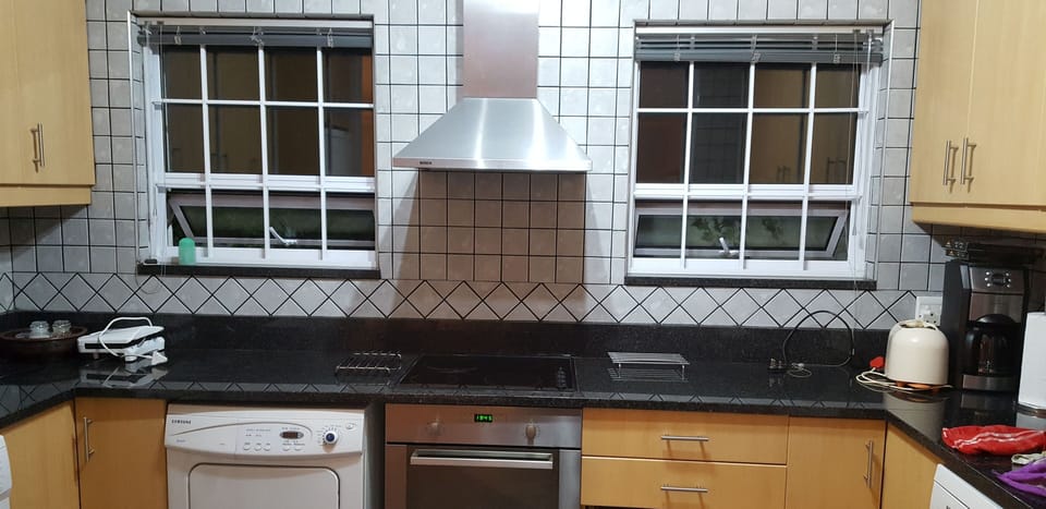 Cottage Cabernet - Fully fitted Kitchen