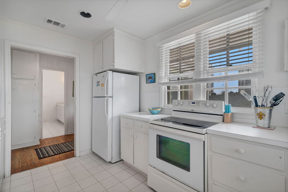 Full Size, Fully Equipped Kitchen