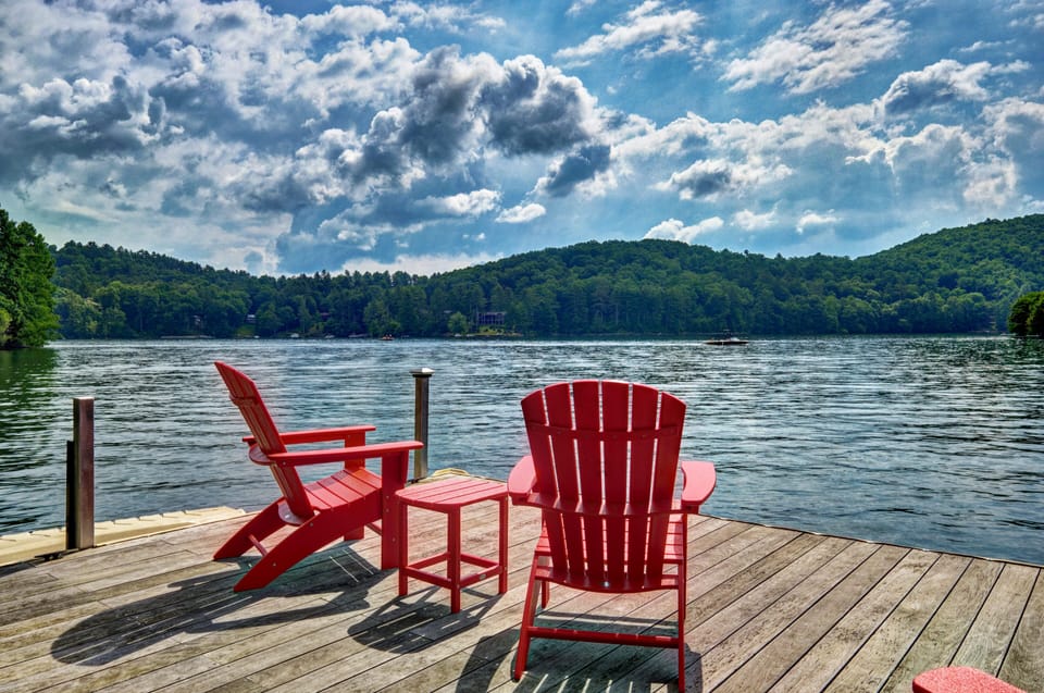 Lakeside is located lakefront on Lake Glenville!