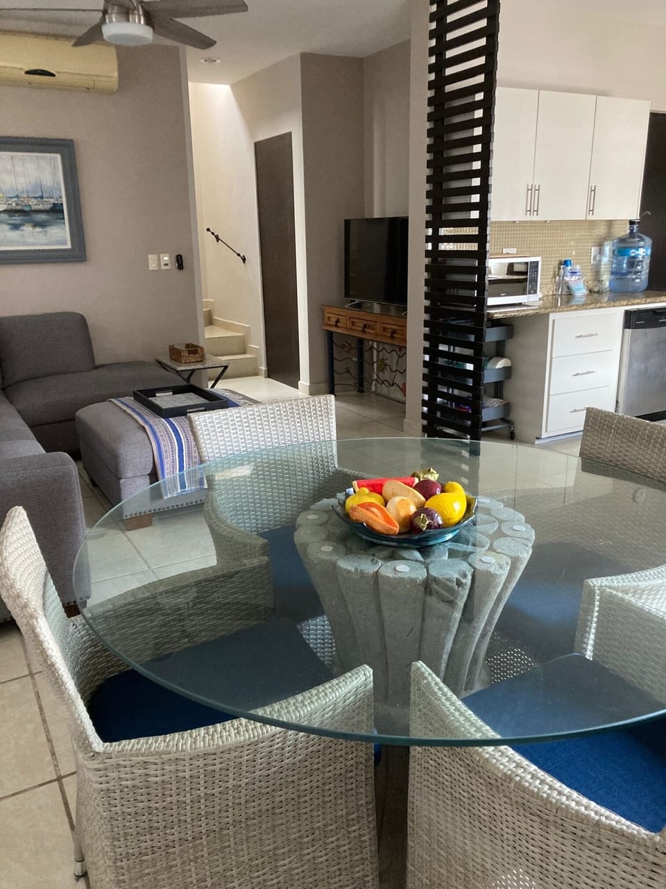 Living/dining area