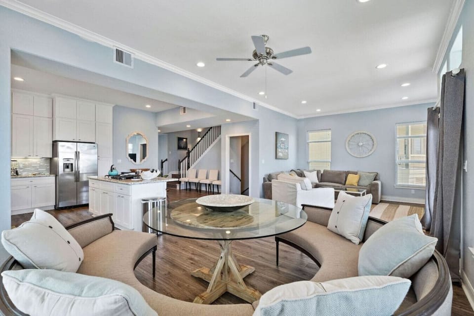 This dining area is located off the kitchen
