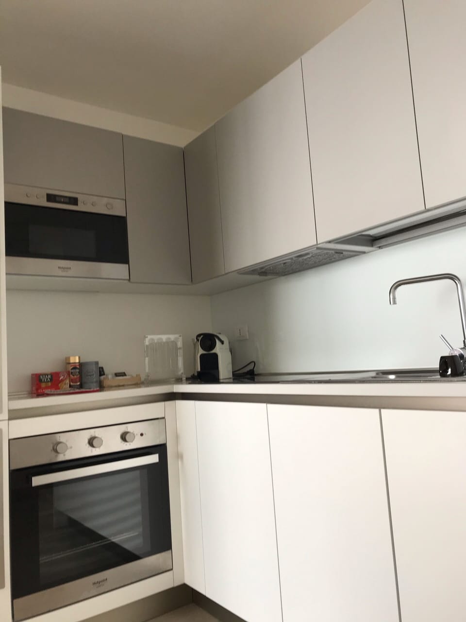 Fully furnished kitchen and Nespresso coffee machine