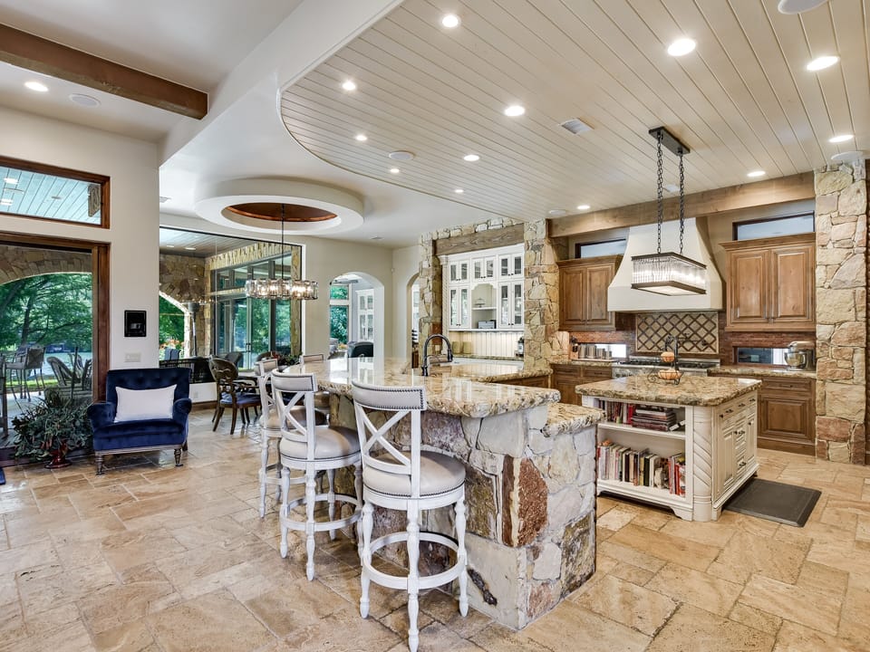 Kitchen bar