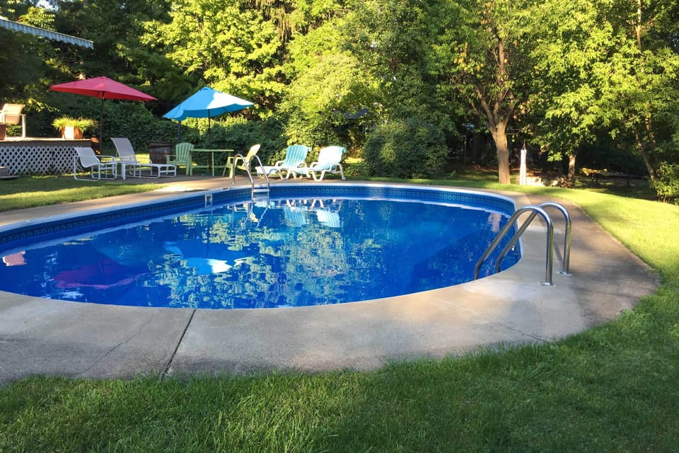 Spacious Yard | Shared Pool (Available Seasonally)