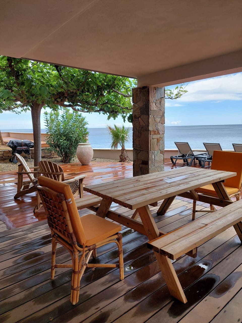 Outdoor dining