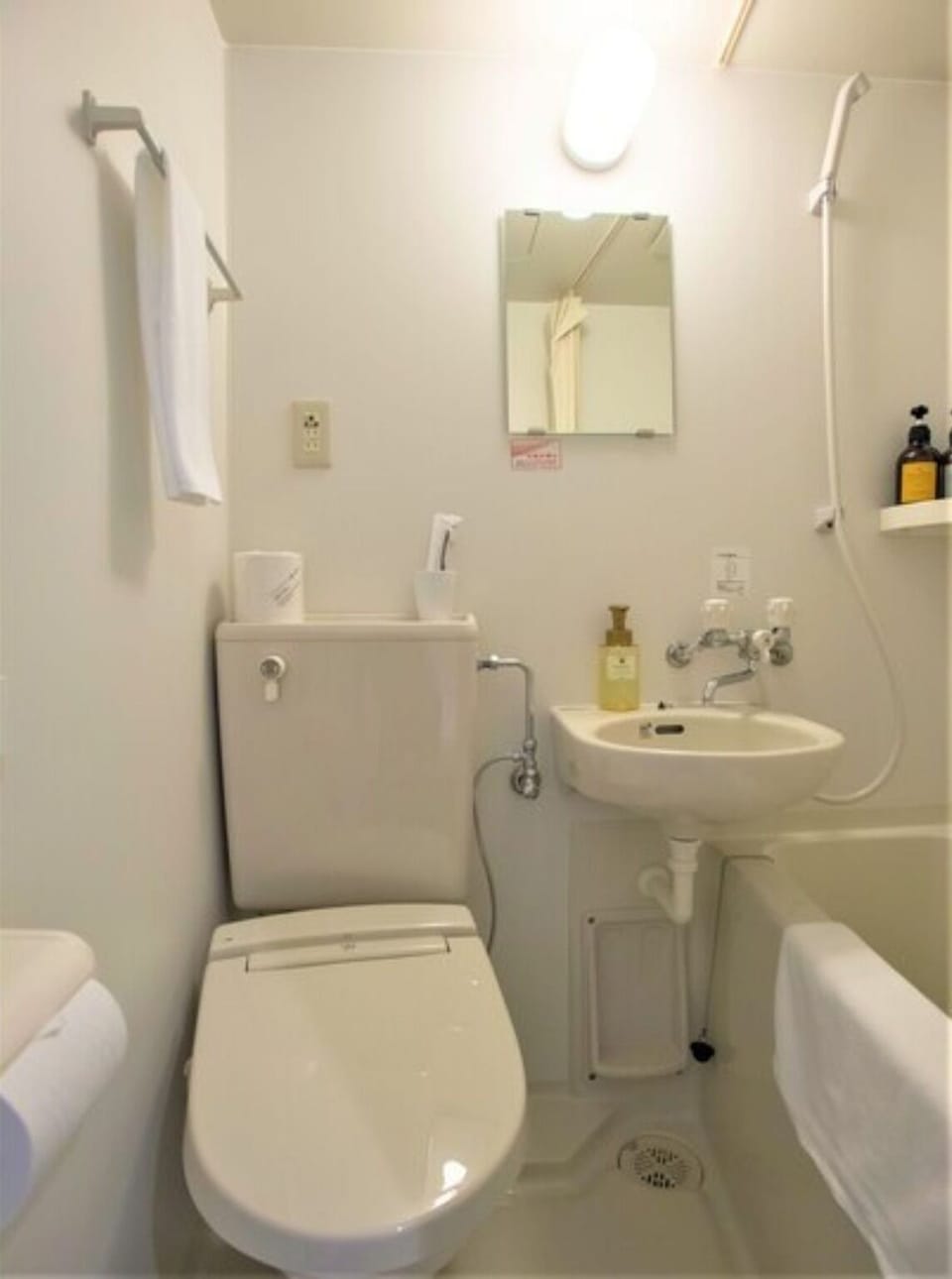 All rooms are equipped with washlet♪