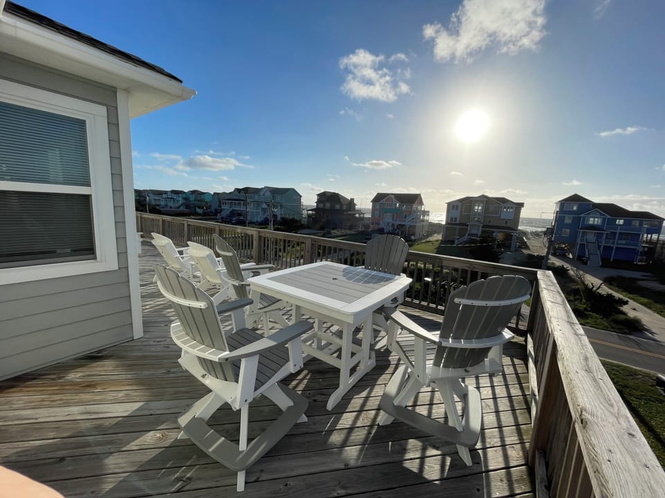 Upper deck facing ocean