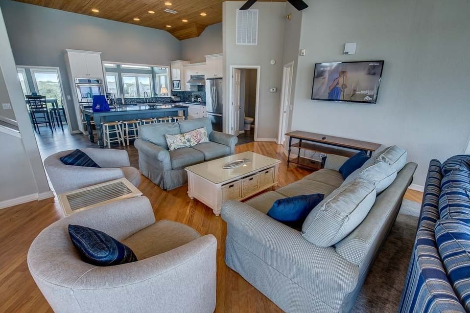 Top-Level Great Room with Deck Access