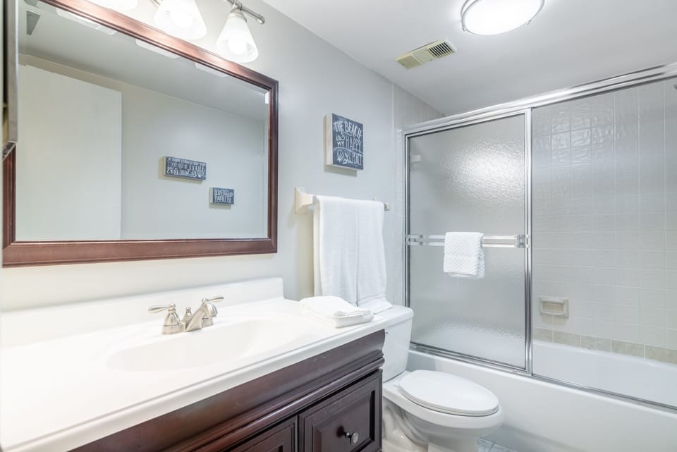 Indoors, Room, Bathroom, Sink, Sink Faucet
