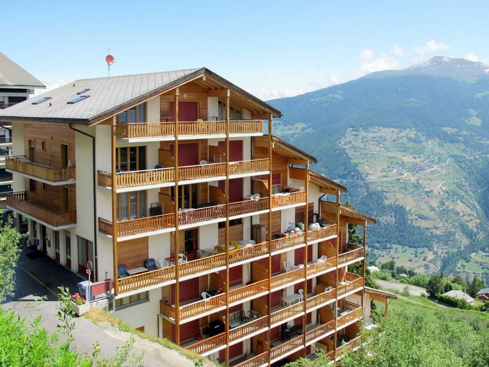 Sky, Building, Mountain, Plant, Cloud, Wood, Window, Slope, Urban Design, Leisure