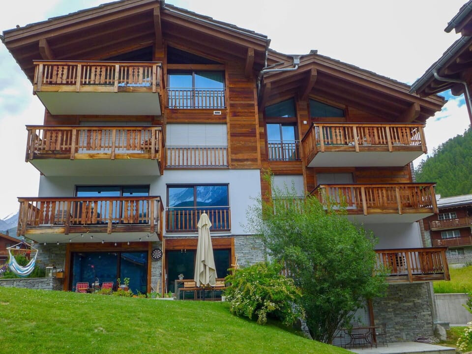 Property, House, Building, Home, Architecture, Real Estate, Estate, Balcony, Residential Area, Facade