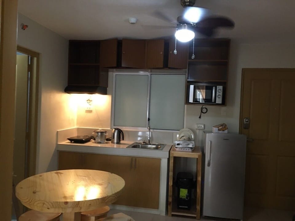 Kitchen &amp; Dining