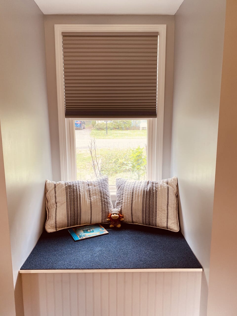 Reading nook in family bedroom 2020