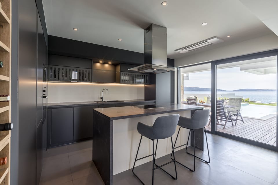 Kitchen island