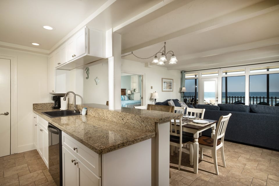 Prepare your meals while gazing at the ocean!