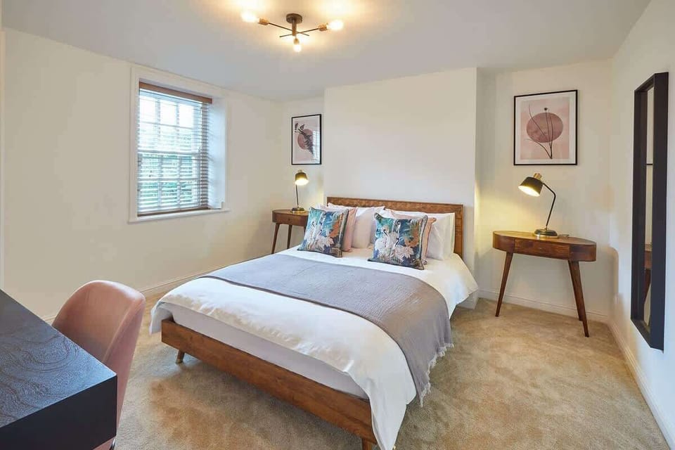 Dunsley Chapel, Dunsley - Host & Stay
