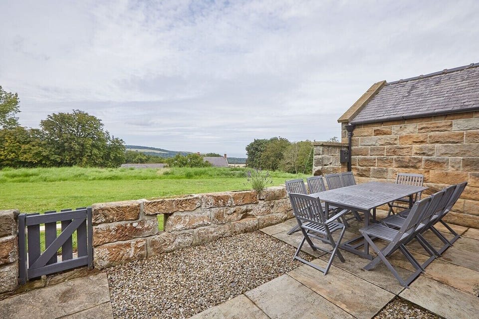 Dunsley Chapel, Dunsley - Host & Stay