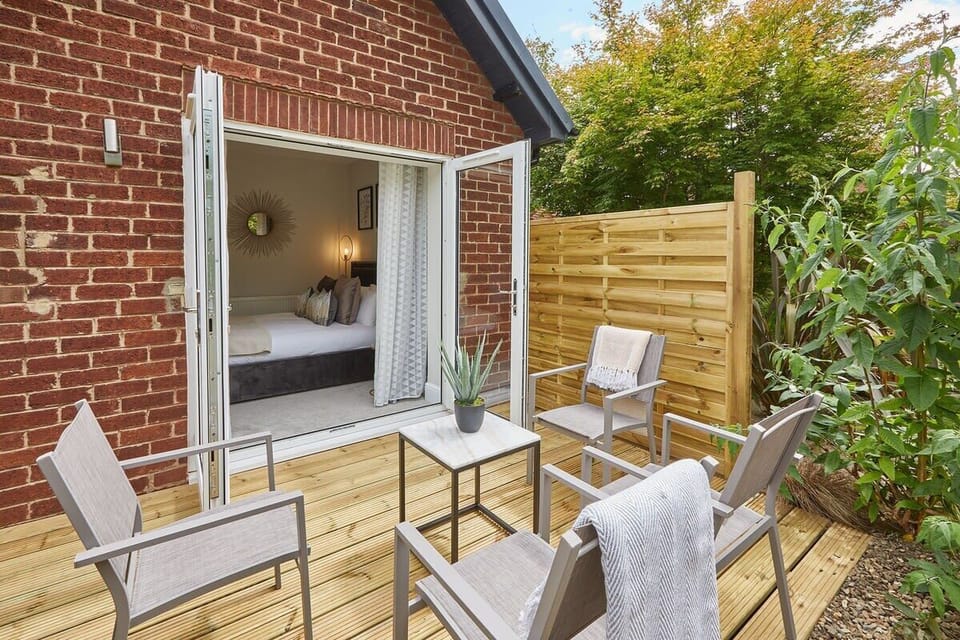 The Madison at Prospect Hill Apartments, Whitby - Host & Stay