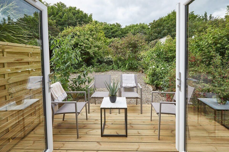 The Madison at Prospect Hill Apartments, Whitby - Host & Stay