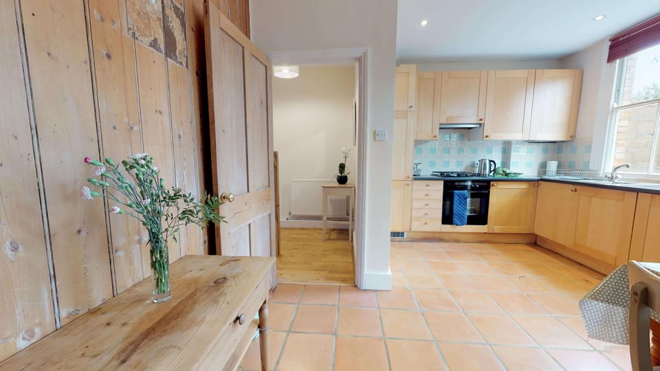 Oxford Two Bedroom Abbey Road Kitchen View