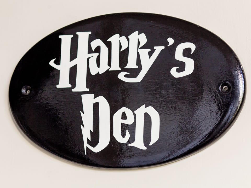 Interior | Harry&rsquo;s Den, Alnwick