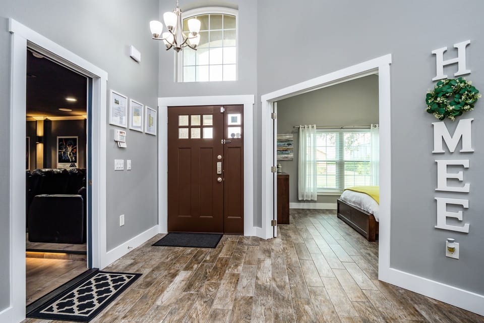 Enter this beautiful Remodel Luxury Home Tile Floors or Hard Floors - No Carpet