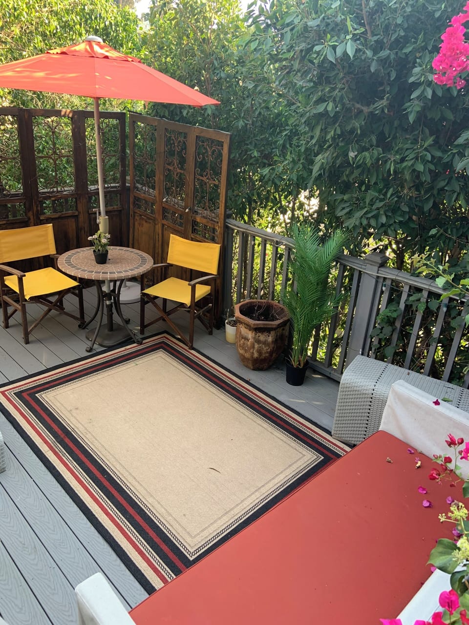 Outdoor dining