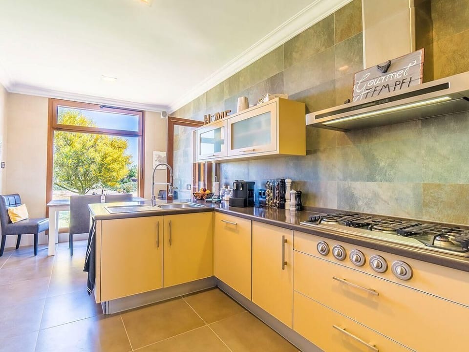 Kitchen area