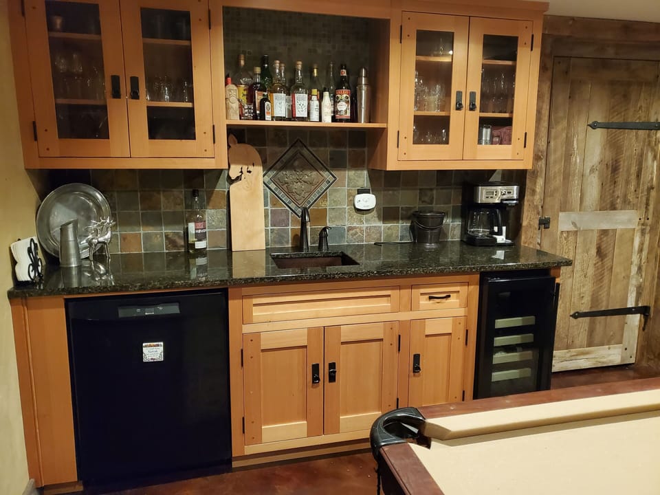 Wet bar