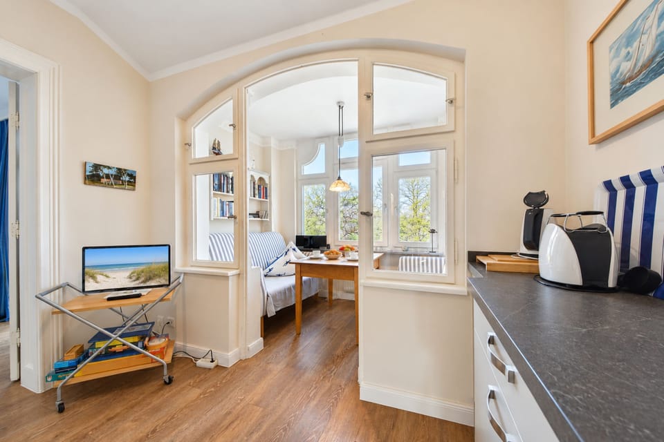 Enjoy your vacation at Villa Germania 11 with sea views and close to the beach Apartment in Heringsdorf